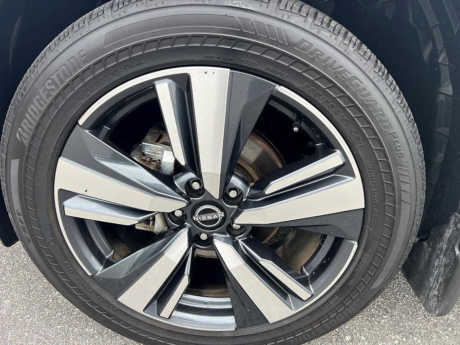 2023 Nissan Rogue SL photo 9