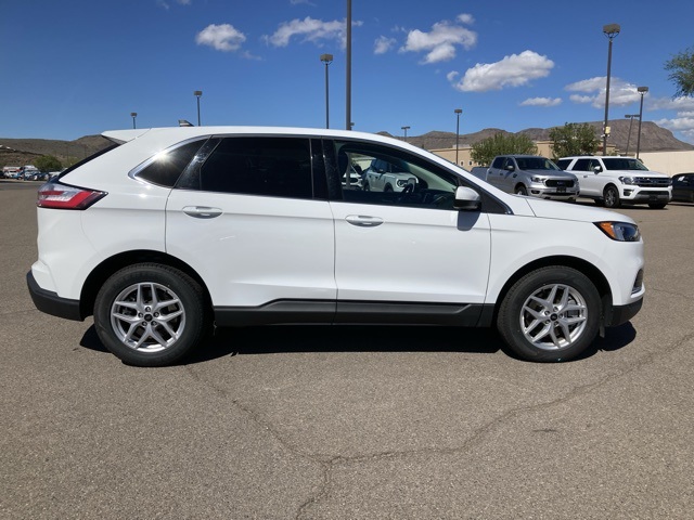2024 Ford Edge SEL photo 4