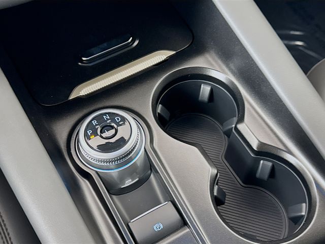 2025 Ford Explorer photo 16