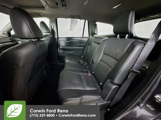 2017 Honda Pilot Touring photo 23