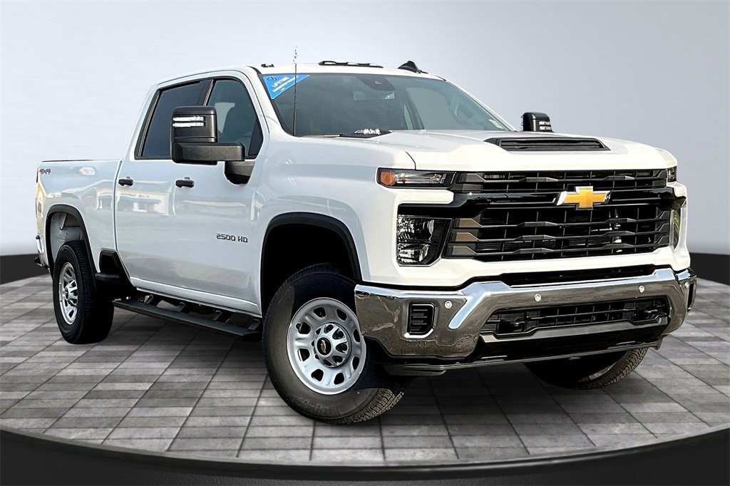 2025 Chevrolet Silverado 2500HD photo 2