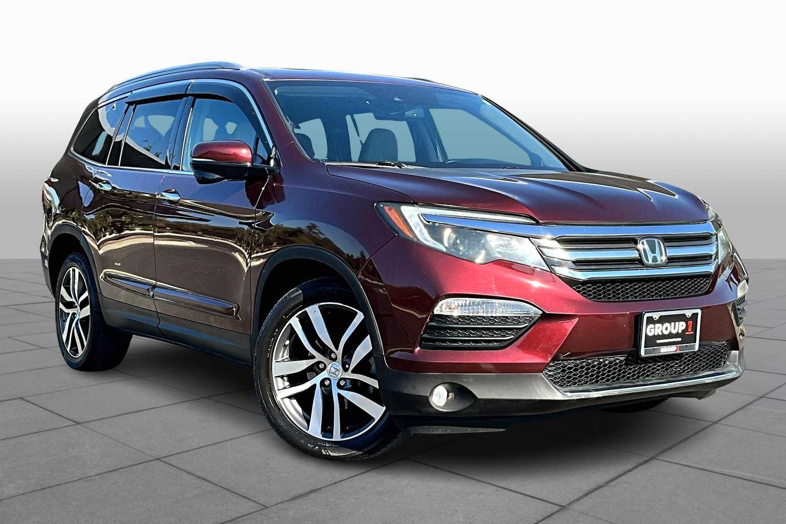 2018 Honda Pilot Touring photo 2