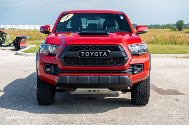 2017 Toyota Tacoma TRD Pro photo 2