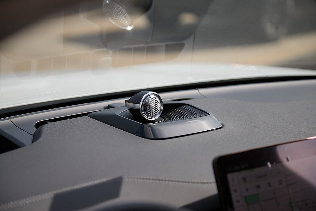 2025 VOLVO EX90 - Image 14