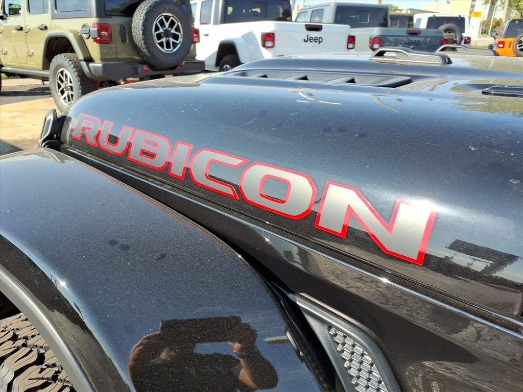 2025 Jeep Wrangler Rubicon photo 14