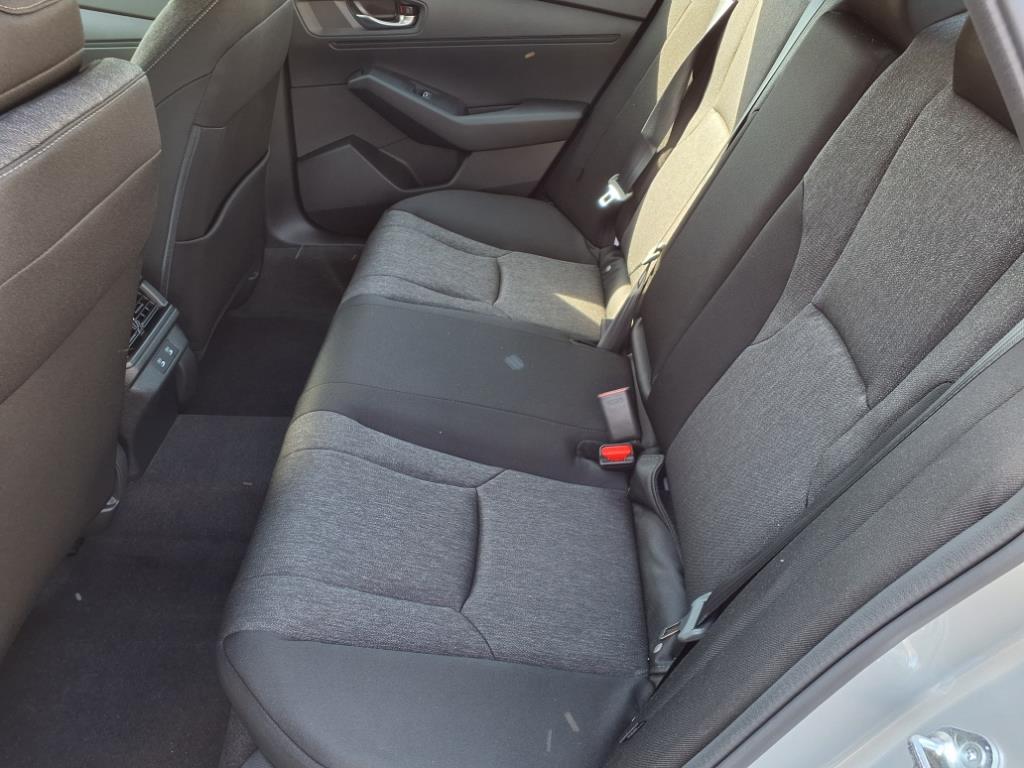2025 Honda Accord LX photo 6