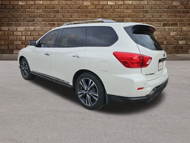 2018 Nissan Pathfinder Platinum photo 3