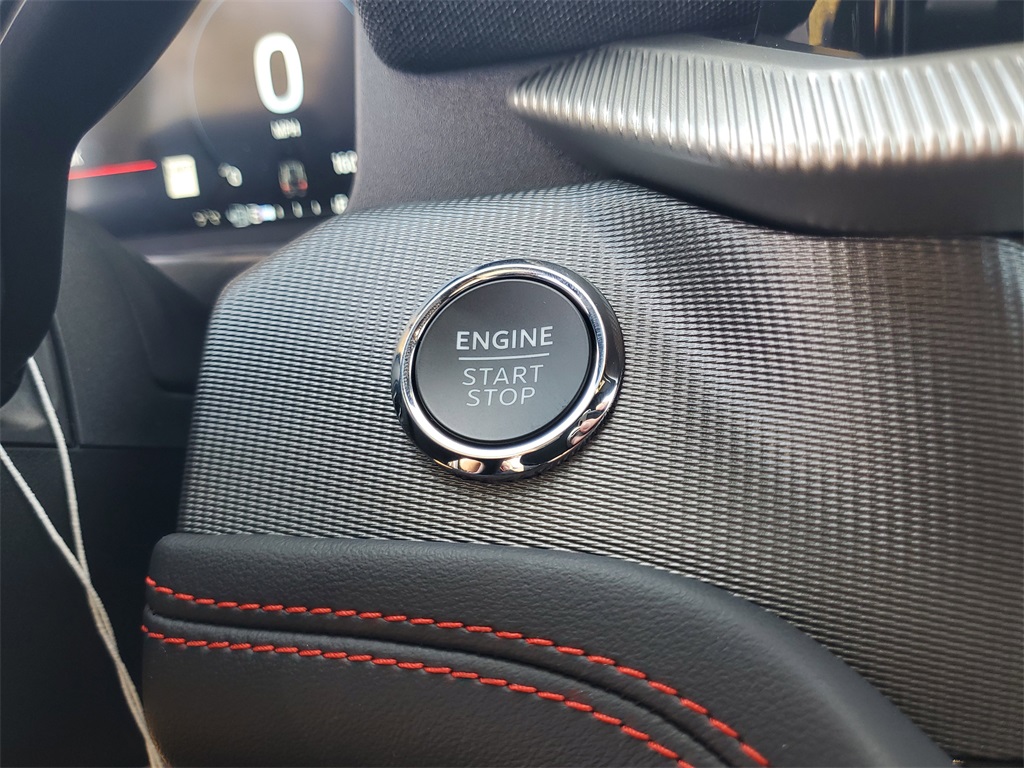 2025 Ford Explorer ST-Line photo 17
