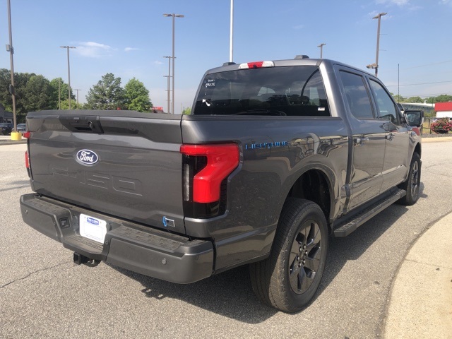 2025 Ford F-150 Lightning photo 7