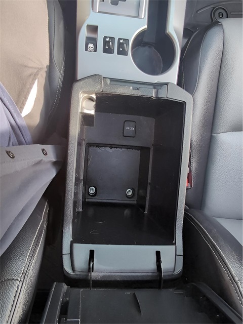 2014 Toyota 4Runner SR5 photo 25