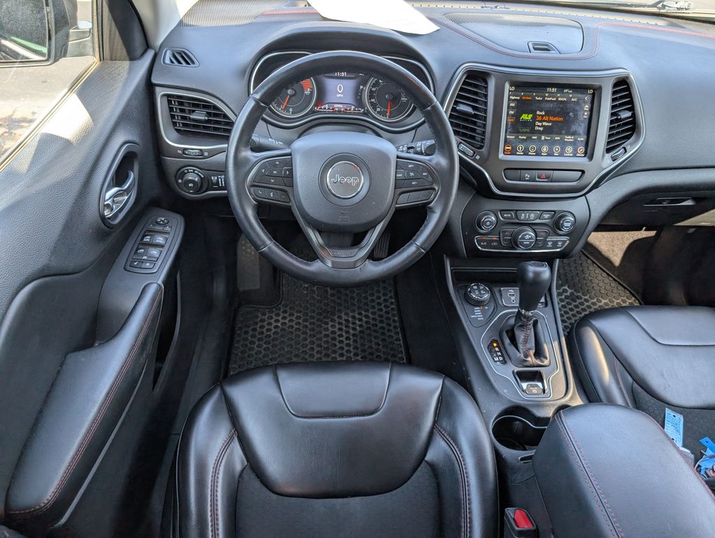 2019 Jeep Cherokee Trailhawk photo 2