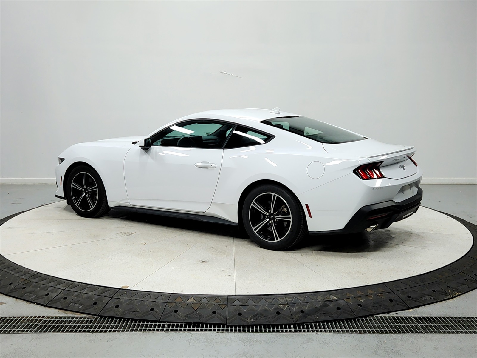 2024 Ford Mustang EcoBoost Premium photo 4