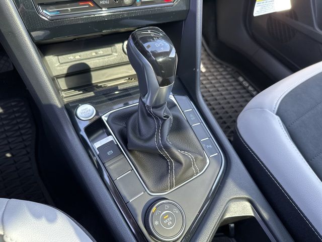 2025 Volkswagen Taos SE photo 19