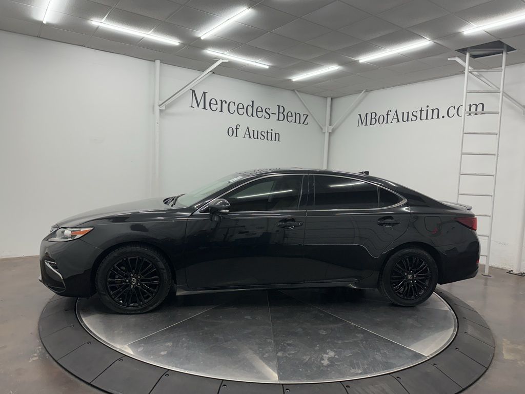 2016 Lexus ES 350 photo 4