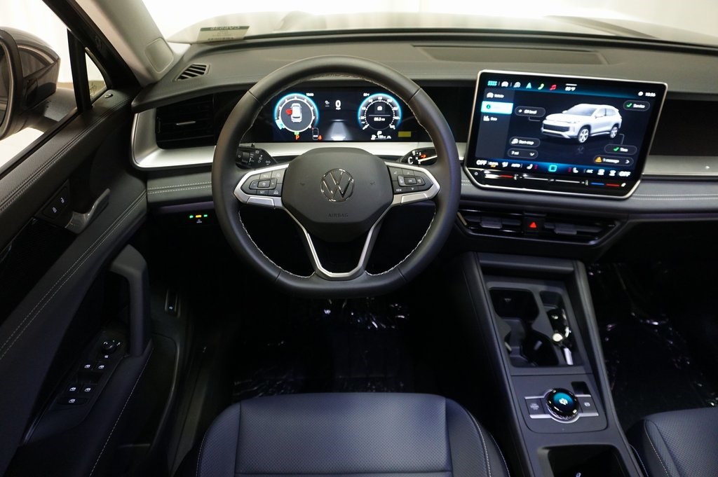 2025 Volkswagen Tiguan SE photo 11