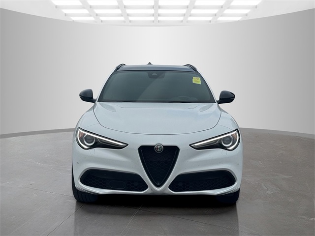 2022 Alfa Romeo Stelvio Ti Sport photo 2