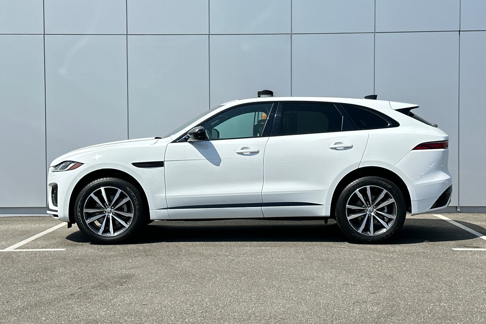 2025 Jaguar F-PACE P250 R-Dynamic S photo 3