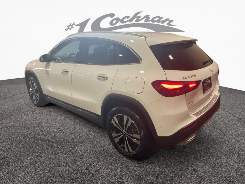 2025 Mercedes Benz GLA 250 4MATIC photo 4