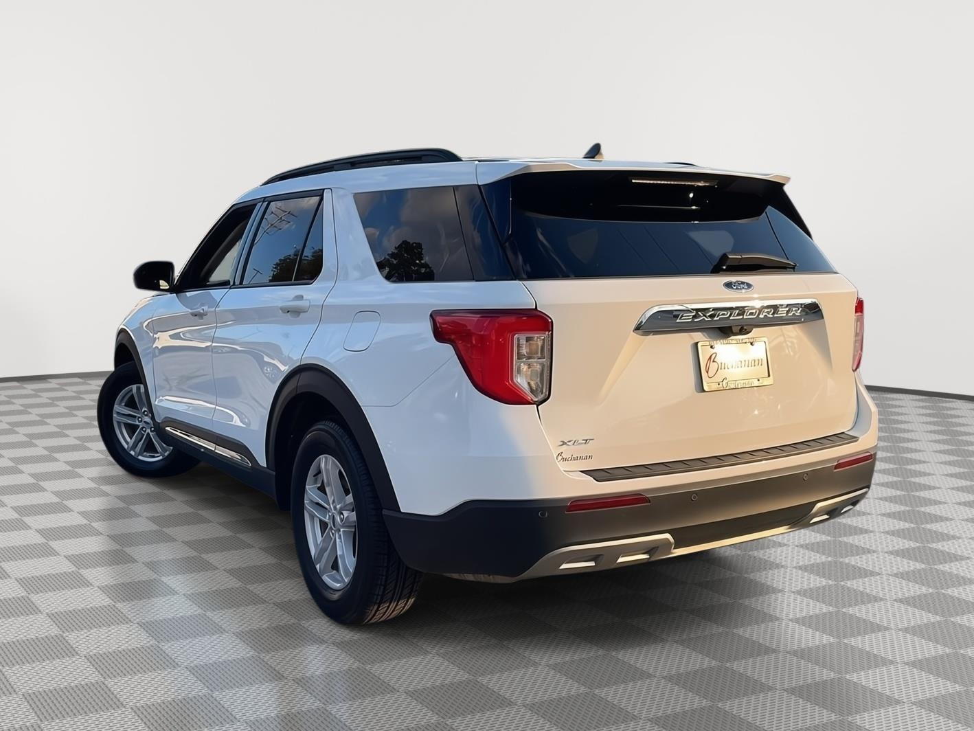 2024 Ford Explorer XLT photo 3