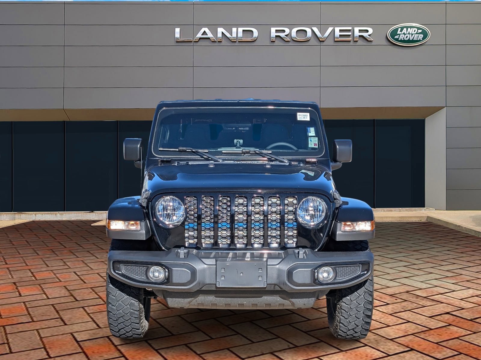 2023 Jeep Gladiator Willys photo 2