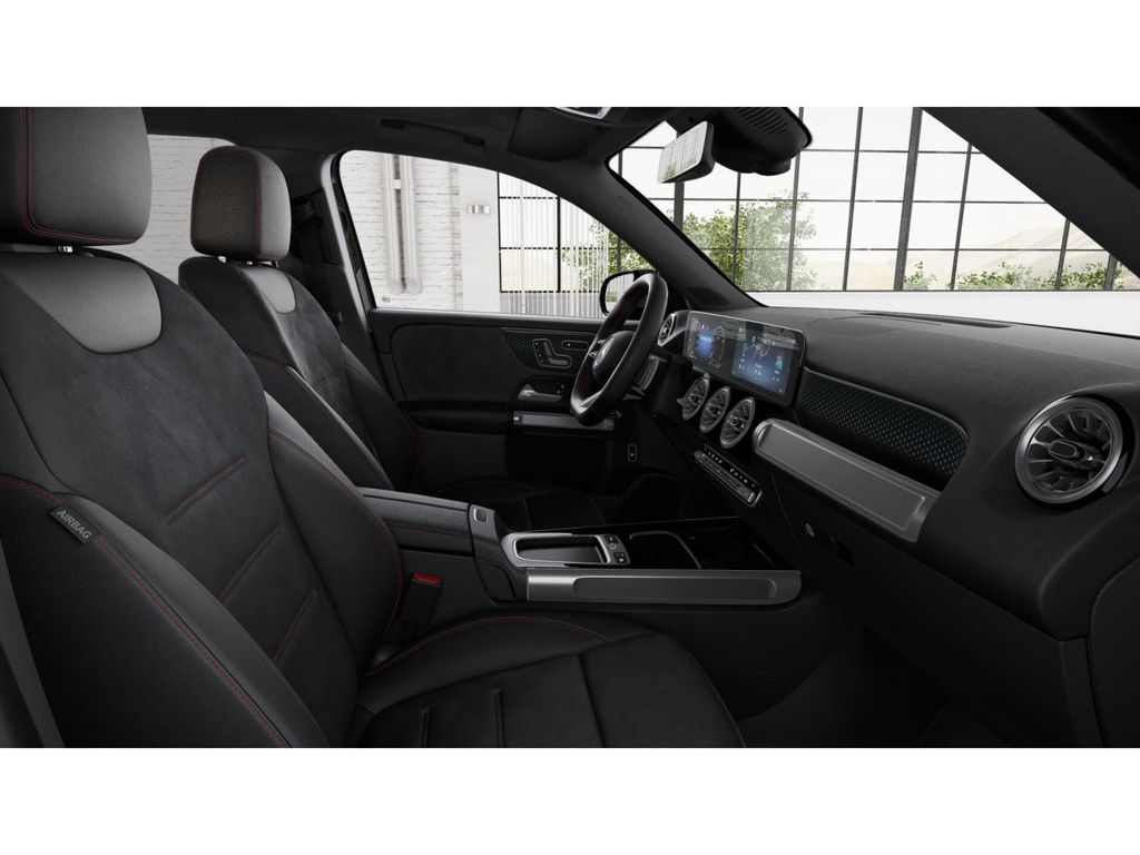 2025 Mercedes Benz GLB 250 4MATIC photo 4