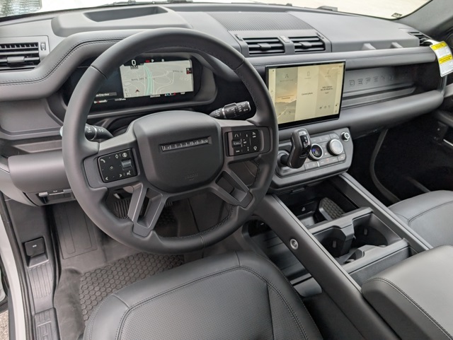2025 Land Rover Defender 110 X-Dynamic SE photo 4