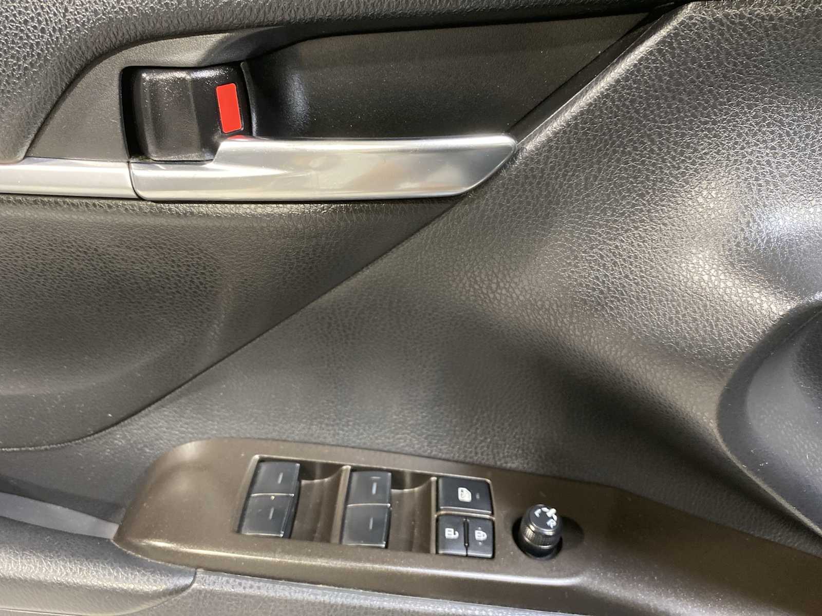 2022 Toyota Camry SE photo 21