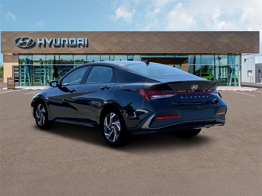 2025 Hyundai Elantra Hybrid SEL Sport photo 4
