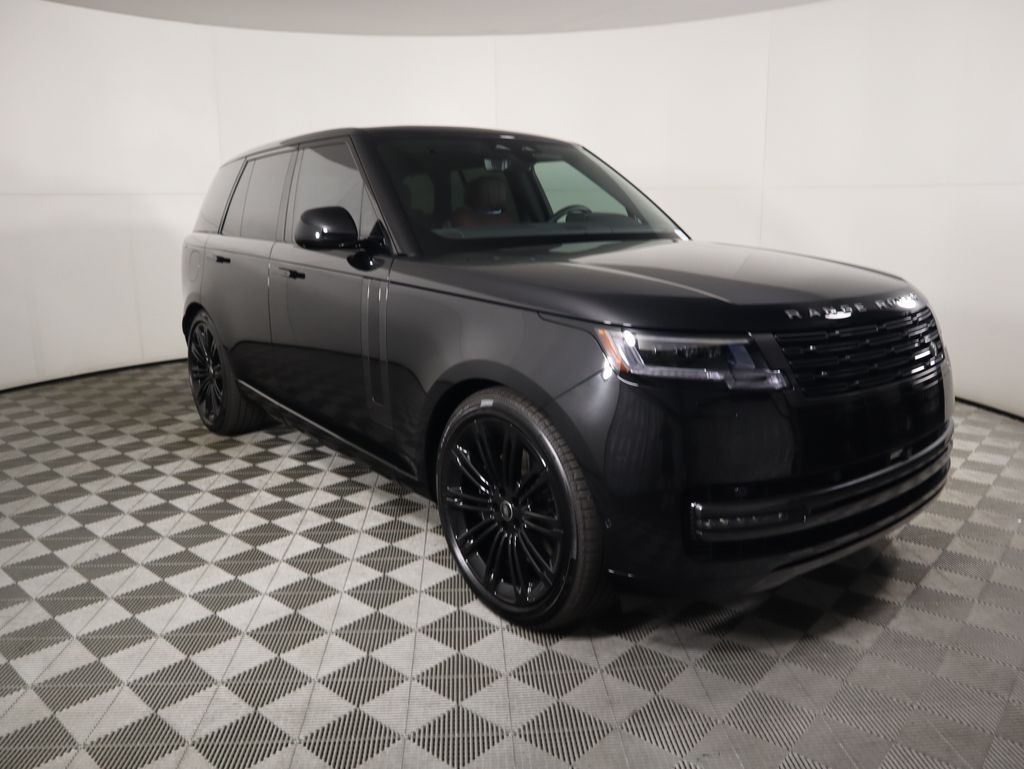2025 Land Rover Range Rover SE photo 3