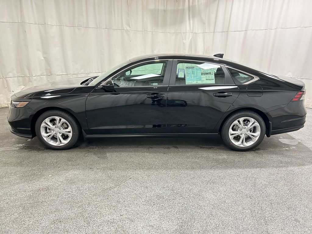 2025 Honda Accord LX photo 4