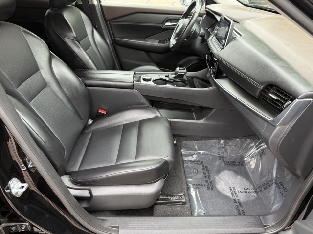 2023 Nissan Rogue SV photo 18
