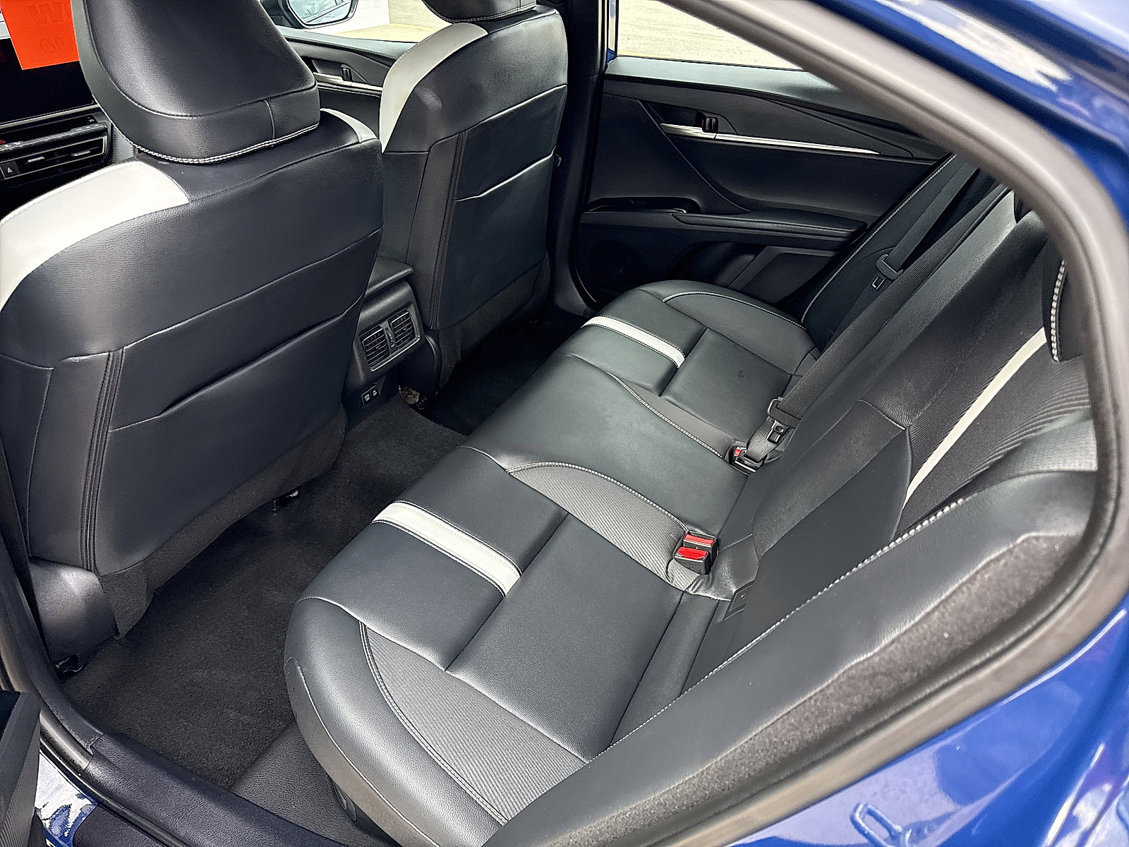 2025 Toyota Camry SE photo 11