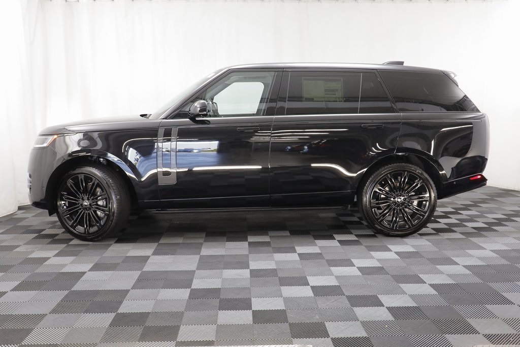 2025 Land Rover Range Rover SE photo 4