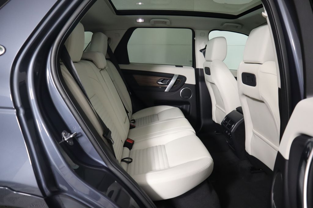 2025 Land Rover Discovery Sport S photo 21