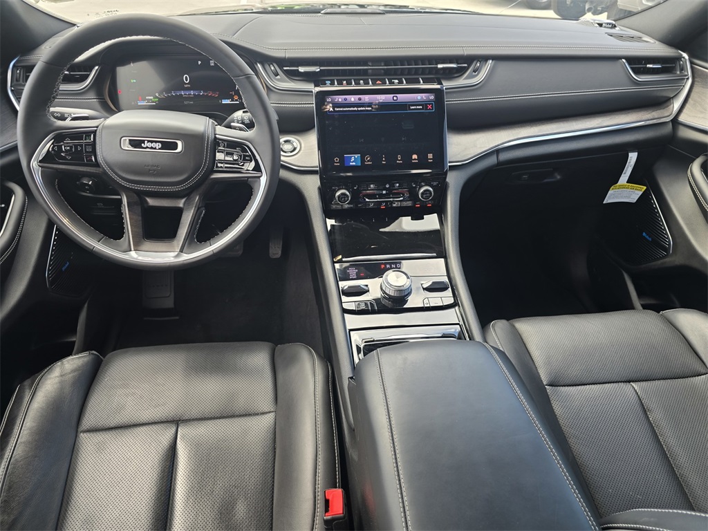 2023 Jeep Grand Cherokee Overland 4xe photo 18