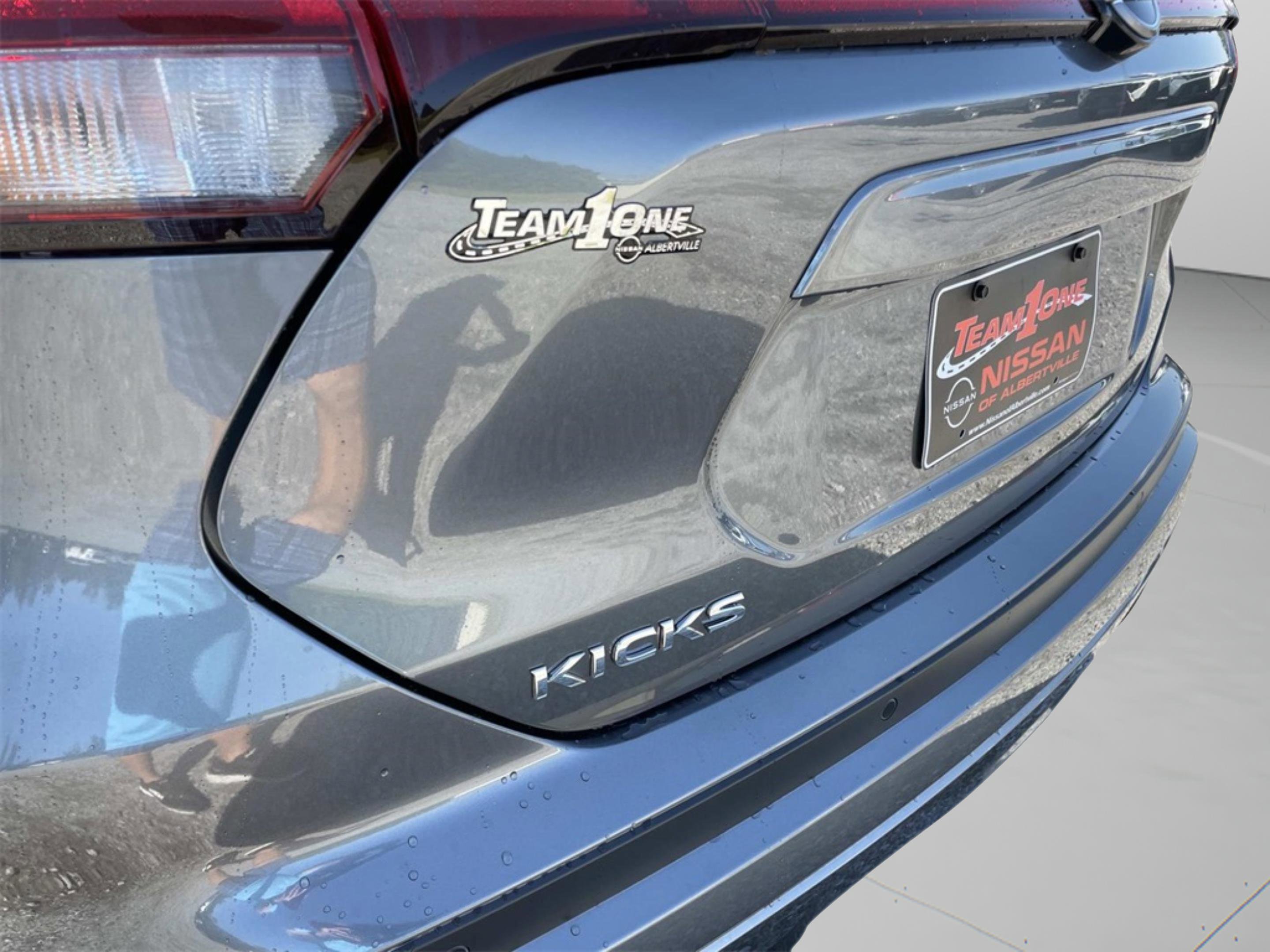 2025 Nissan Kicks Play S photo 19