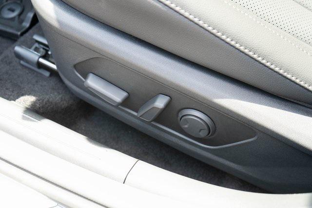 2025 Hyundai Elantra Limited photo 12