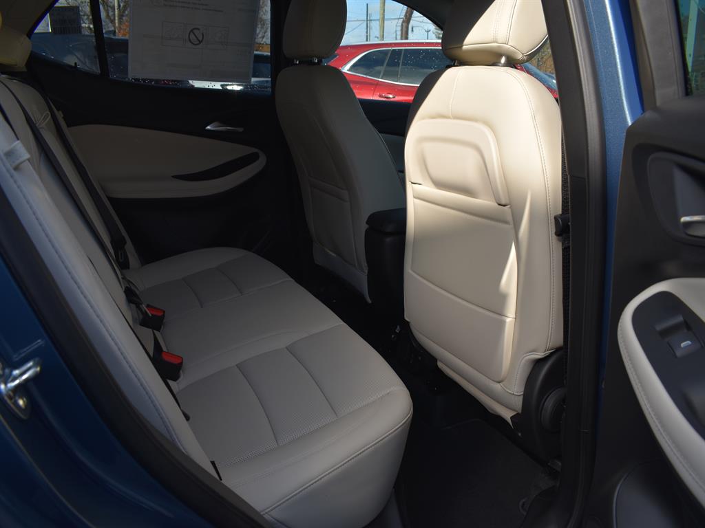 2026 Buick Encore GX Avenir photo 4