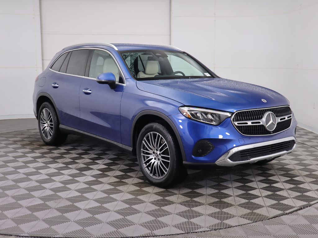 2026 Mercedes Benz GLC 300 4MATIC photo 3