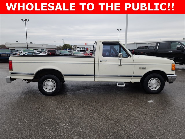 1989 Ford F-150 XL photo 2
