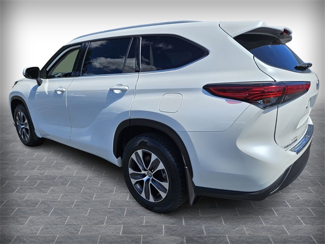 2022 Toyota Highlander XLE photo 5