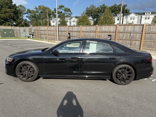 2022 Audi S8 4.0T Quattro photo 2