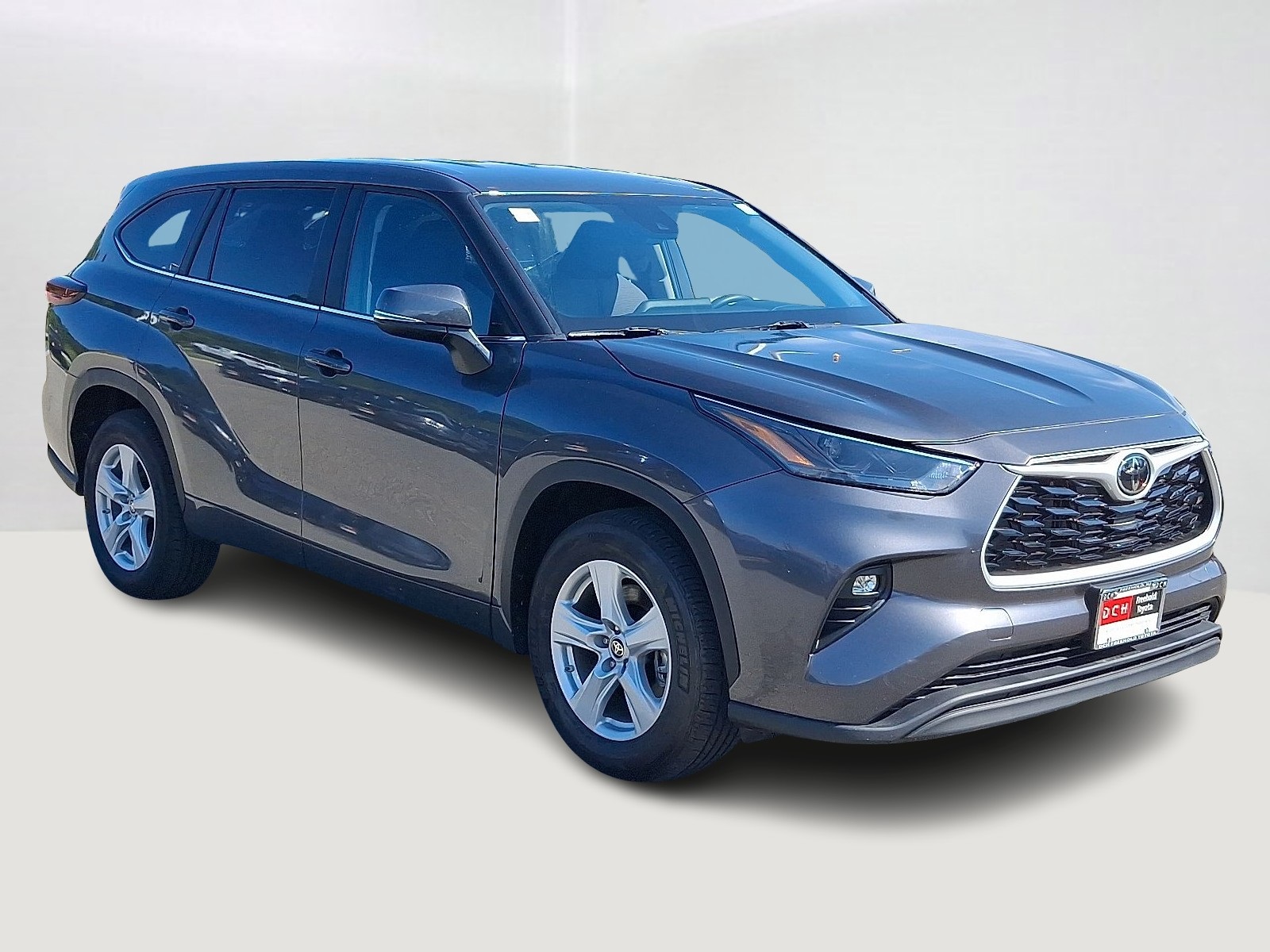 2024 Toyota Highlander LE photo 3