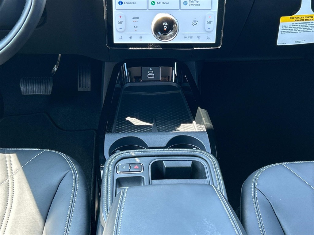2025 Ford Mustang Mach-E Select photo 13