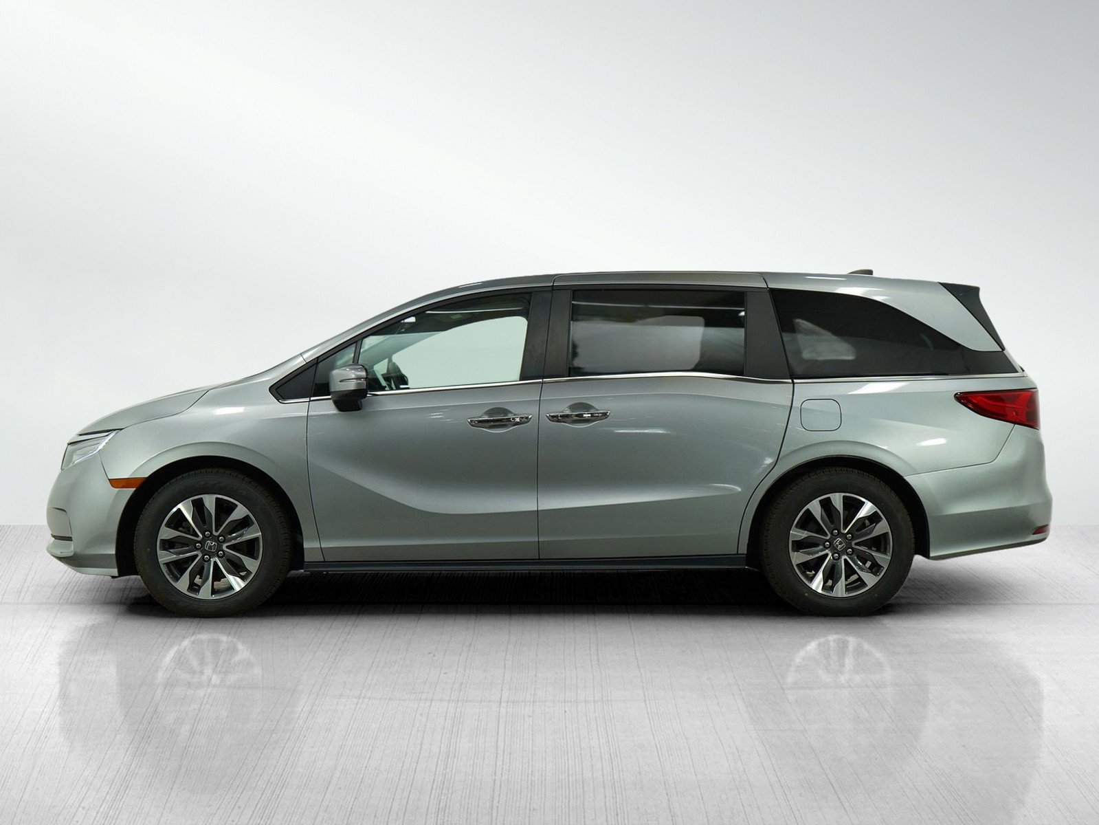Used 2022 Honda Odyssey EX-L with VIN 5FNRL6H7XNB022938 for sale in Burnsville, Minnesota