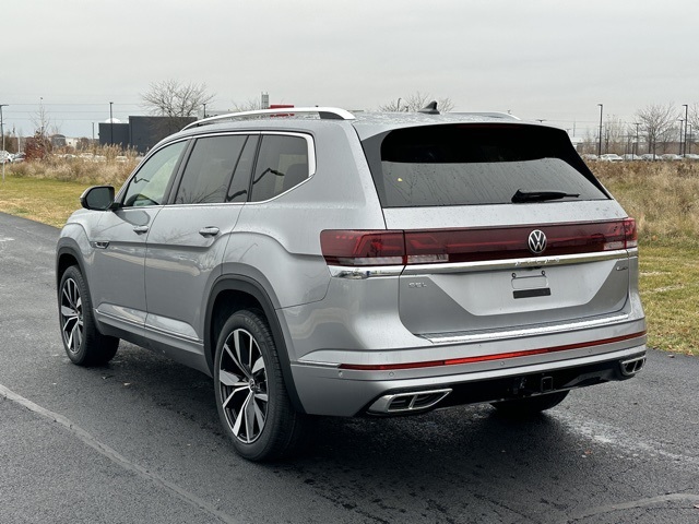2026 Volkswagen Atlas SEL Premium R-Line photo 2