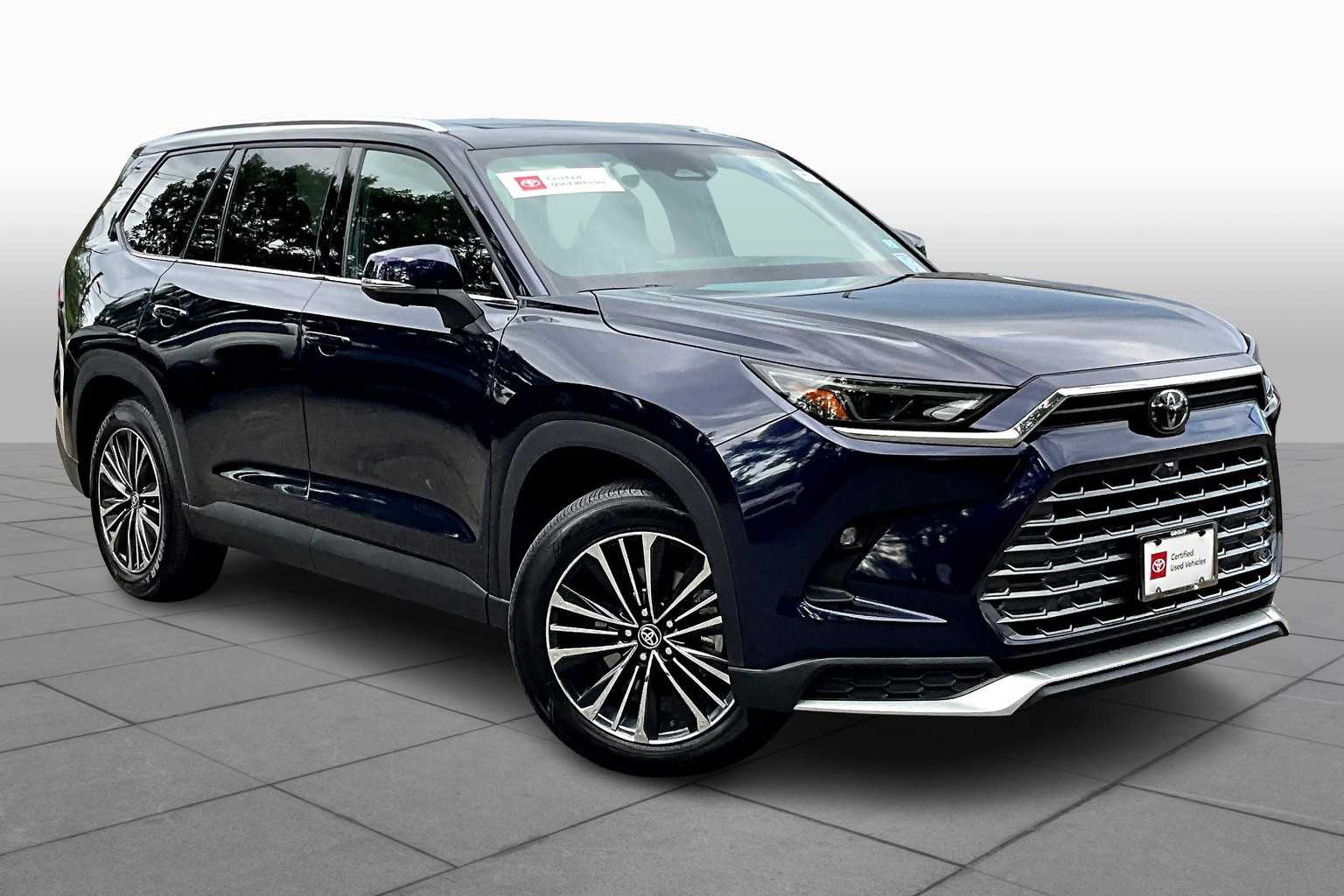 2024 Toyota Highlander Hybrid Platinum photo 2
