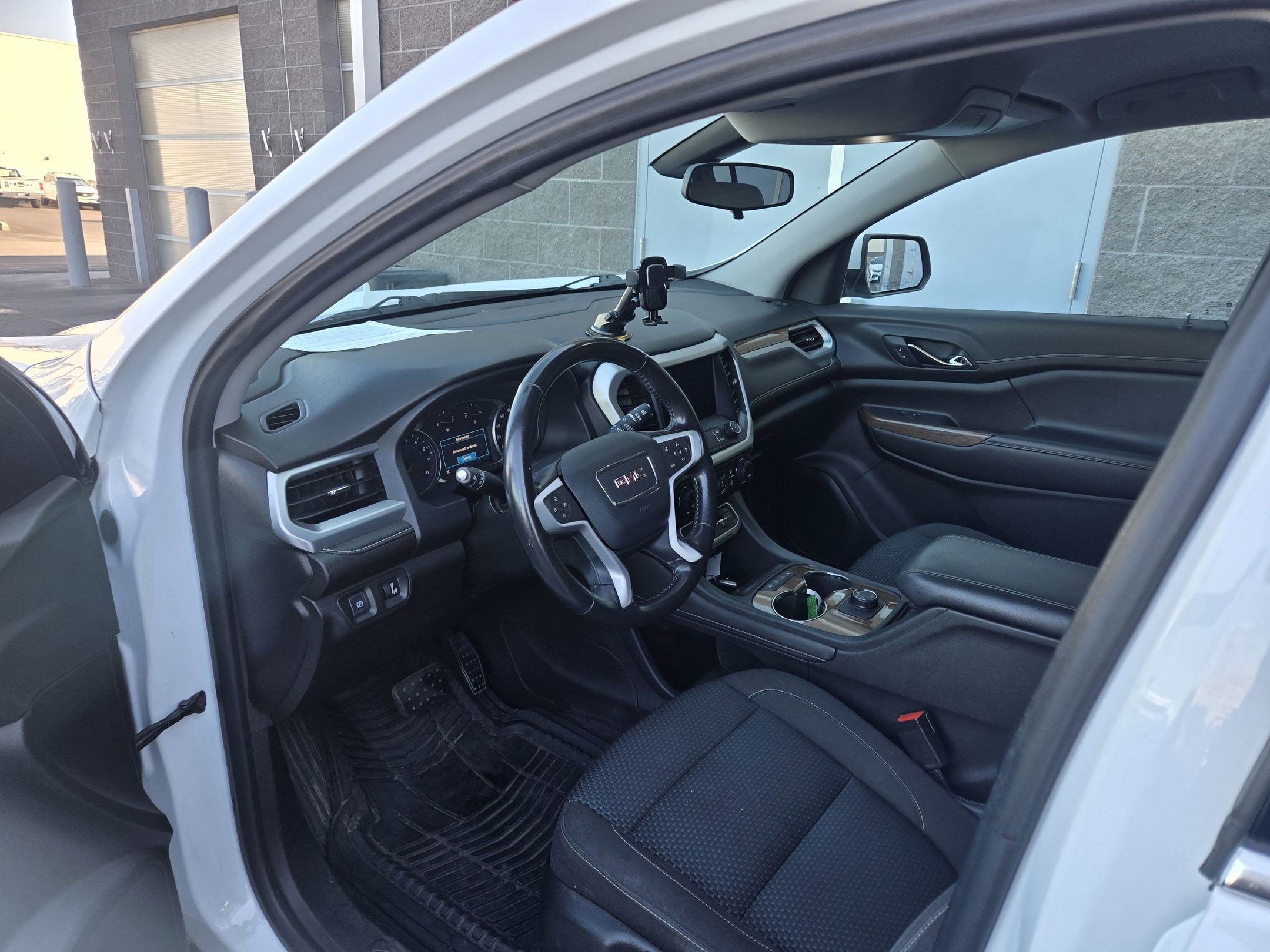 2020 Gmc Acadia SLE photo 4