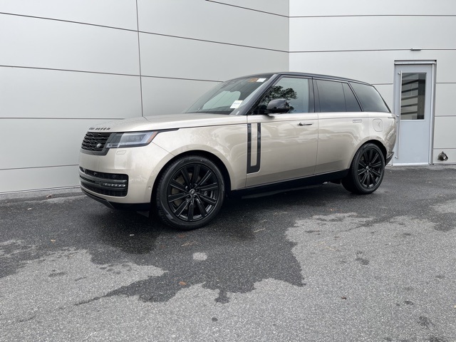2025 Land Rover Range Rover SE photo 9