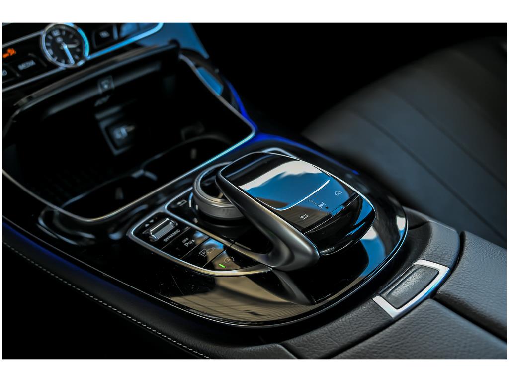 2017 Mercedes Benz E 300 4MATIC photo 23
